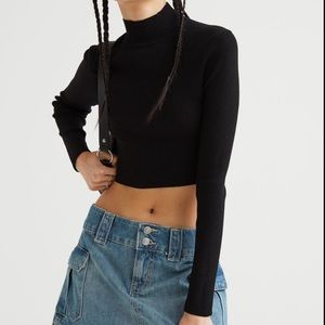 Divided H&M black long sleeve ribbed crop top XS